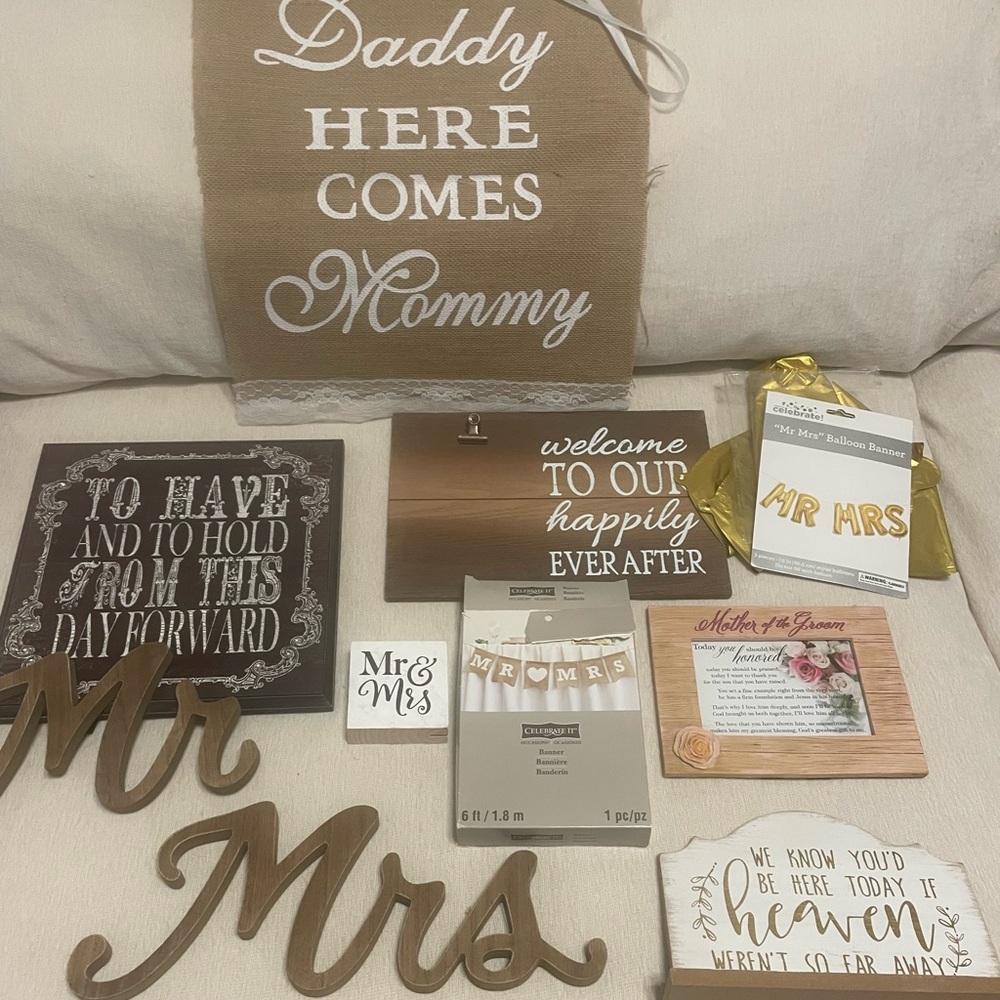 Wedding signs. Mr & Mrs for wedding or bridal shower